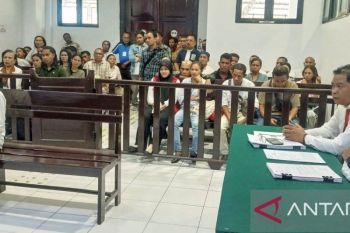 Hakim PN Ambon jatuhkan putusan pemaafan pada Raja Hulaliu