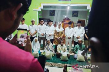 Pemkab Natuna beri bantuan beras 10 kg untuk warga miskin