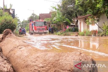 Banjir disertai lumpur terjang permukiman di lereng Argopuro