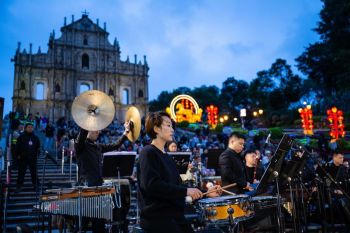 Melihat semarak perayaan Festival Lampion di seluruh China