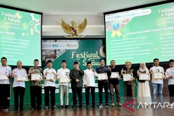 Dinas KUKM Babel raih penghargaan mitra strategis dari LPPOM MUI