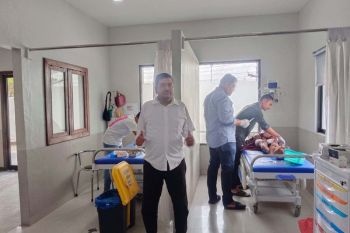 Puluhan anak kurang mampu dan terdampak bencana ikuti khitanan massal