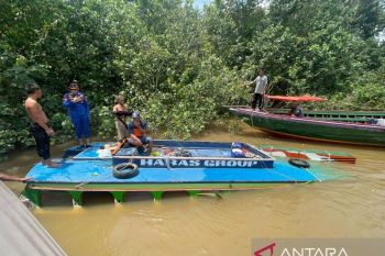 Sembilan tahanan rutan Batam masih buron