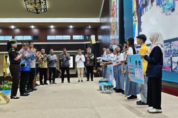 Seragam gratis sasar lebih dari 60 ribu pelajar di Kalimantan Tengah