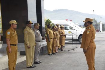 Pemkab Puncak Jaya serahkan ambulans untuk puskesmas Ilu dan Tingginambut
