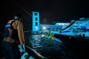 Tim SAR cari seorang penumpang speed boat jatuh di perairan Karimun