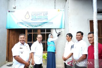 PLN sambung ratusan rumah gratis lewat program Light Up The Dream