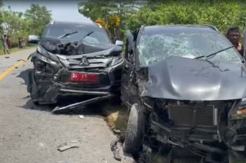 Rombongan kendaraan pejabat Pemprov Sultra kecelakaan saat perjalanan ke Baubau