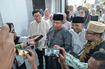 Gubernur Babel salurkan paket sembako bantu warga Belitung