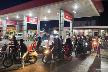 "Panic Buying" BBM, Antrean panjang di SPBU Banda Aceh Usai Pernyataan Stok Nasional 20 Hari