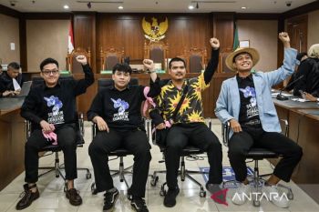 Delpedro dkk divonis bebas dari kasus penghasutan demo ricuh Agustus
