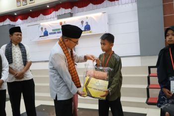 Baznas Agam bagikan 260 paket ceria-bahagia Ramadhan