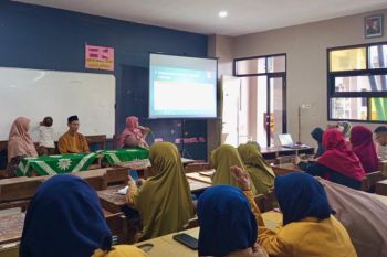 Tim Pengabdian UMS dampingi PCNA Colomadu