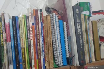 Budaya membaca keluarga dapat dibangun melalui buku menarik dan sudut baca