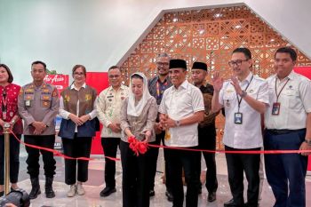 Gubernur: Penerbangan perdana AirAsia di Sulteng perkuat konektivitas