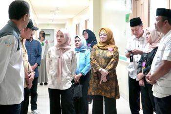 Bupati Serang pastikan penanganan medis korban rumah roboh