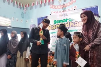Semarak ramadhan bersama Lisda Hendrajoni, Yayasan Raudhah Islamic School gelar berbagai perlombaan