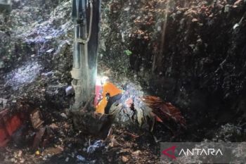 Update Longsor Bantargebang: Korban Tewas Jadi 4 Orang, Sopir Truk Ditemukan di Kabin