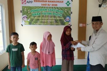 Laksanakan Kegiatan Ramadhan 1447 H, PT Arara Abadi Salurkan Santun Anak Yatim Piatu di Kampung Muara Bungkal