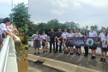 Siswa-Siswi Sekolah Santa Laurensia tuangkan Eco Enzyme ke Sungai Cisadane