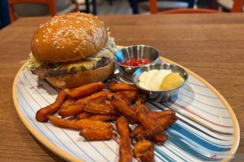 Pilihan restoran gratis di kapal Disney Adventure