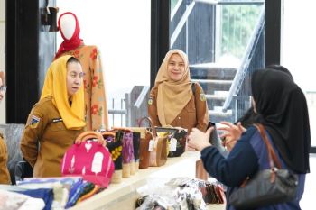 Pemkot Palu dan Dian Urip bahas peluang kerja sama industri tenun