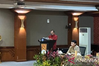 Koster: Bagi pegawai pemkot Denpasar ke seluruh desa buat tangani sampah