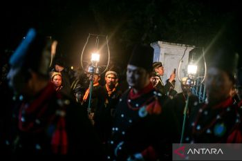 Tradisi kirab malam Selikuran Keraton Kasunanan  Solo