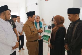Baznas Padang Pariaman salurkan zakat Rp248 juta untuk garin hingga guru mengaji
