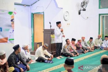 Bupati Dompu ingatkan warga bijak bermedia sosial