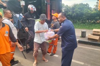 Kemhan bagikan paket sembako dan takjil selama bulan Ramadhan