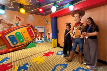 7 area dengan tema berbeda di kapal Disney Adventure