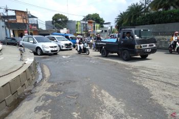 Gak Tunggu Viral Lagi! Bupati Wahyu Gercep Cor Beton Jalan Tugu Lampu Gentur Cianjur