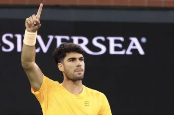 Alcaraz lolos dari tekanan untuk catatan sempurna di Indian Wells