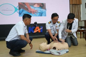 KAI Palembang bekali petugas latihan P3K jelang Angkutan Lebaran 2026