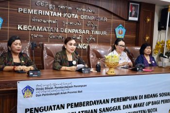 Pemkot Denpasar berdayakan perempuan dengan pelatihan sanggul dan tata rias