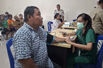 Kanim Tahuna beri layanan kesehatan gratis warga Pulau Miangas, Talaud