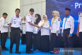 Pemprov Sultra salurkan Rp63 miliar untuk tunjangan 8.000 guru SMA dan SMK