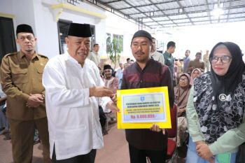 Safari Ramadhan, Gubernur Babel pererat silaturahmi dan salurkan bansos bantu warga Koba