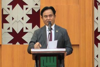 Menko Yusril serahkan putusan kasasi perkara Delpedro dkk ke MA