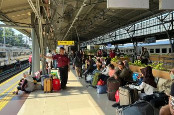 Jumlah penumpang kereta api capai 37 ribu pada H-9 Lebaran