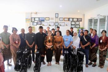 Pemkot salurkan 100 unit kursi roda untuk penyandang disabilitas fisik