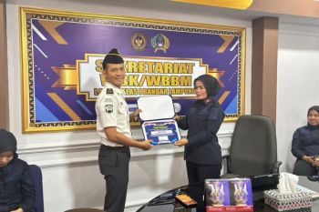 Lapas Kelas I Bandarlampung beri penghargaan pegawai teladan