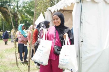 PLN UIW NTB salurkan 1.200 paket sembako murah untuk masyarakat