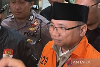 Yaqut Cholil Qoumas resmi ditahan KPK