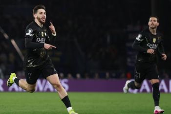 Gunung Ibu Halmahera Barat kembali erupsi