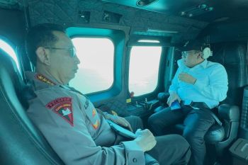 Kapolri hingga Menko PMK cek kesiapan arus mudik di Merak lewat udara