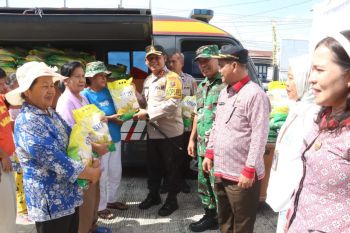 Polres Simalungun gelar pasar murah di Kantor Satuan Lantas