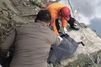 Bayi laki-laki ditemukan meninggal di bantaran sungai di Surabaya