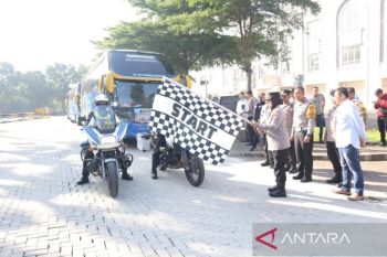 Kapolres Bekasi melepas 150 pemudik pulang kampung